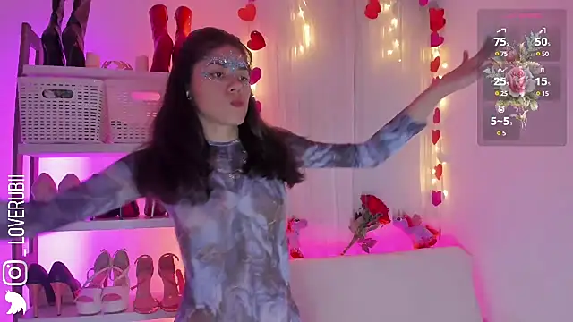 loverubii online show from February 22, 7:01 am