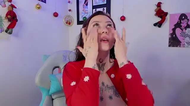 Snapshot of Lauryn_muller chatting on January 6, 4:49 am Lauryn muller online show from January 6, 4:49 am