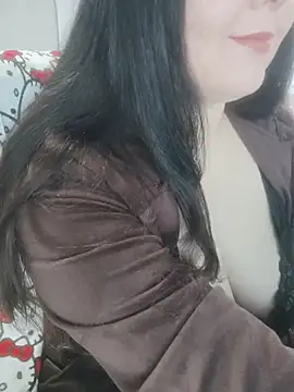 Snapshot of ErikaVlovely chatting on May 25, 3:18 pm ErikaVlovely online show from May 25, 3:18 pm