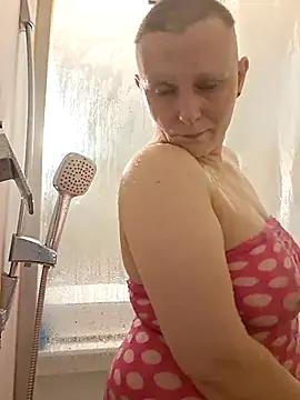 Snapshot of Baldbabey chatting on February 6, 12:26 am Baldbabey online show from February 6, 12:26 am