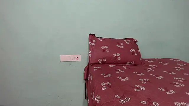 Snapshot of shrutitelugu69 chatting on February 18, 2:02 pm shrutitelugu69 online show from February 18, 2:02 pm