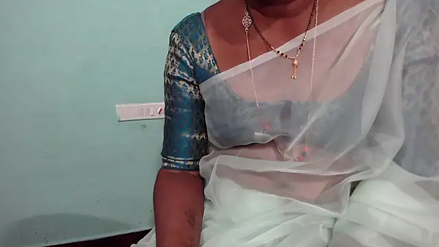 Snapshot of shrutitelugu69 chatting on February 20, 6:26 am shrutitelugu69 online show from February 20, 6:26 am