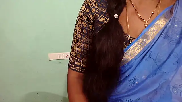 Snapshot of shrutitelugu69 chatting on March 2, 1:18 pm shrutitelugu69 online show from March 2, 1:18 pm