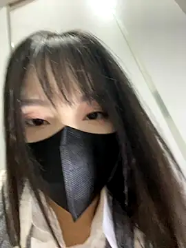 Snapshot of Asia-Lynn chatting on November 11, 10:37 am Asia-Lynn online show from November 11, 10:37 am