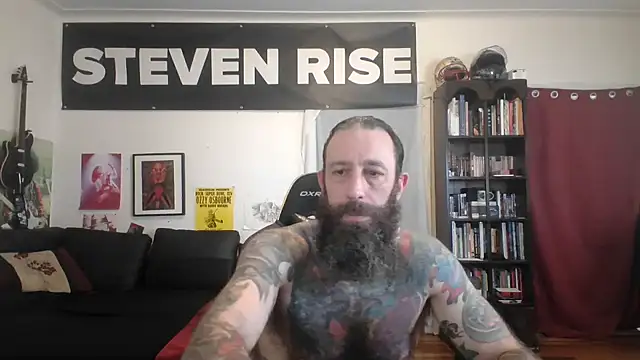 Snapshot of StevenRiseNYC chatting on June 19, 6:45 pm StevenRiseNYC online show from June 19, 6:45 pm