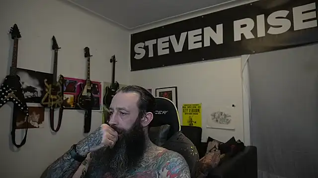 Snapshot of StevenRiseNYC chatting on June 30, 12:44 am StevenRiseNYC online show from June 30, 12:44 am