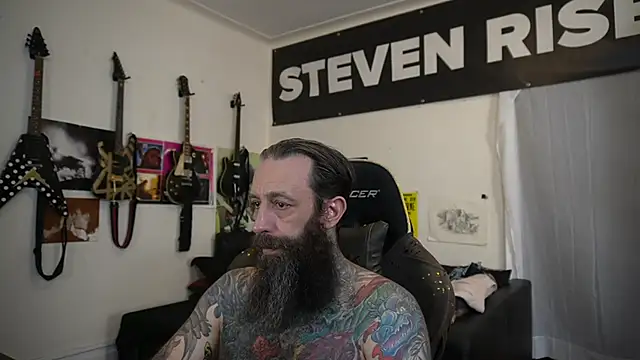 Snapshot of StevenRiseNYC chatting on July 4, 9:32 pm StevenRiseNYC online show from July 4, 9:32 pm