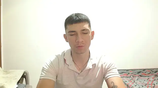 Snapshot of ChicoMaloFfF chatting on May 20, 1:01 am ChicoMaloFfF online show from May 20, 1:01 am