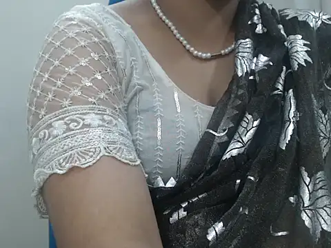 Lovely Siri 23 online show from June 30, 9:32 am