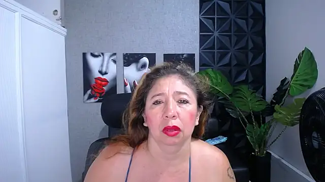 Valentinaa mature online show from April 7, 9:26 pm