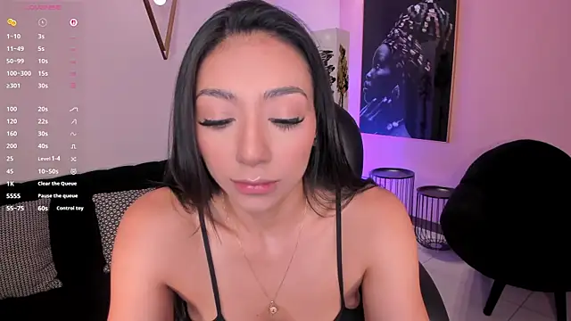 LizzHamilton   online show from February 27, 8:53 pm