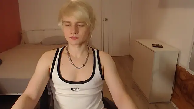 Oliver sweet  online show from February 5, 2:05 am