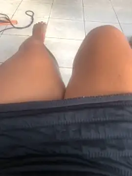 loiradiva29 online show from April 25, 6:49 pm