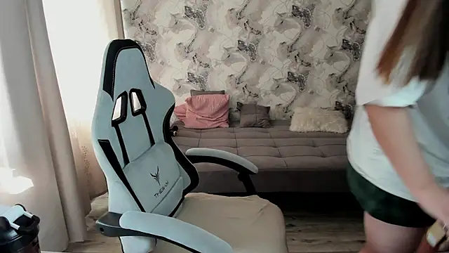 Lis Kollen online show from April 7, 9:43 am