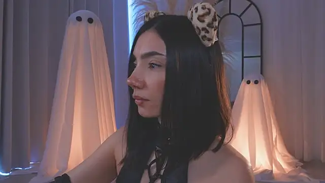 AmyArmstrong online show from October 22, 3:01 pm