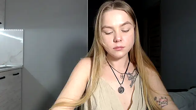 Snapshot of Sunbeam_ chatting on February 14, 5:53 pm Sunbeam online show from February 14, 5:53 pm