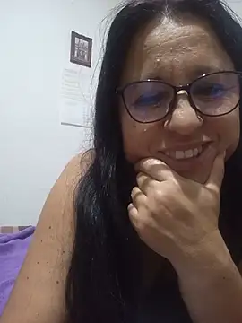 Snapshot of valeriapinter chatting on July 21, 1:24 pm valeriapinter online show from July 21, 1:24 pm