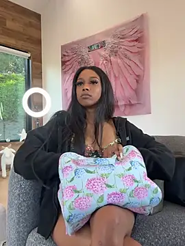 mismialove online show from February 24, 11:58 pm