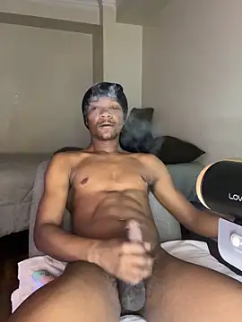 Snapshot of Letgeti chatting on February 14, 1:24 am Letgeti online show from February 14, 1:24 am