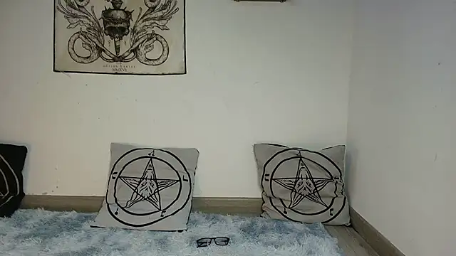 luci fer devil online show from March 18, 1:53 am