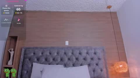 ASHLEY online show from February 4, 8:14 pm