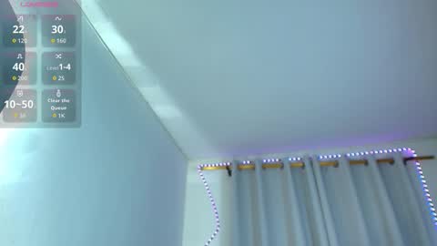 Snapshot of 01dulcemaria_ chatting on October 4, 9:18 am Dulce Maria online show from October 4, 9:18 am