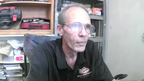 04oldskool online show from December 5, 4:09 am