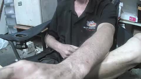 04oldskool online show from November 24, 5:29 am