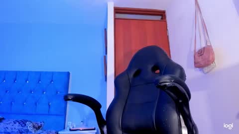 naty online show from December 3, 11:22 am