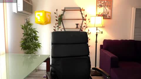 Olivia online show from April 21, 9:06 pm