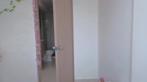 Snapshot of 0ne_of_0ne chatting on October 31, 3:13 pm Steven e online show from October 31, 3:13 pm