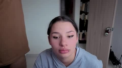 Snapshot of 0ne_of_0ne chatting on December 2, 10:27 pm Steven e online show from December 2, 10:27 pm