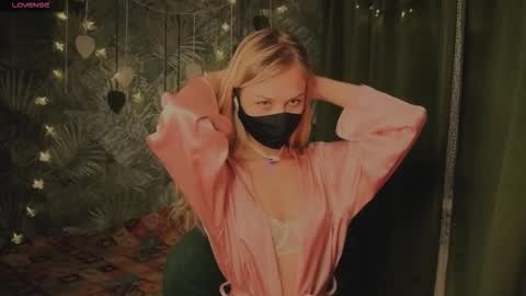 0ophelia online show from February 28, 10:44 pm