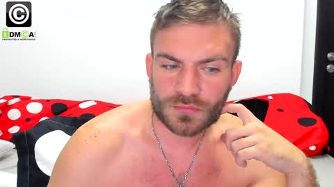 Snapshot of 10in_deluxe chatting on December 3, 8:38 am 10in_deluxe online show from December 3, 8:38 am