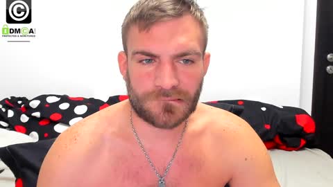 Snapshot of 10in_deluxe chatting on December 4, 7:39 am 10in_deluxe online show from December 4, 7:39 am