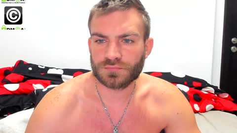 Snapshot of 10in_deluxe chatting on December 9, 8:00 am 10in_deluxe online show from December 9, 8:00 am