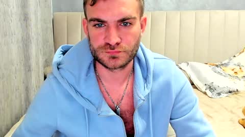 Snapshot of 10in_deluxe chatting on February 3, 8:46 am 10in_deluxe online show from February 3, 8:46 am