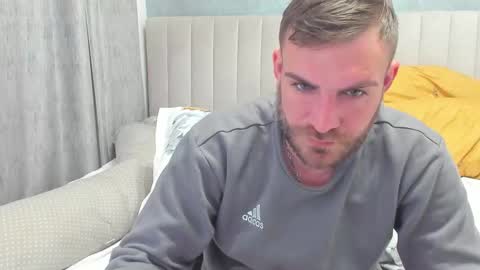 Snapshot of 10in_deluxe chatting on February 11, 7:12 am 10in_deluxe online show from February 11, 7:12 am