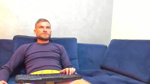 Snapshot of 10in_deluxe chatting on February 19, 10:01 am 10in_deluxe online show from February 19, 10:01 am