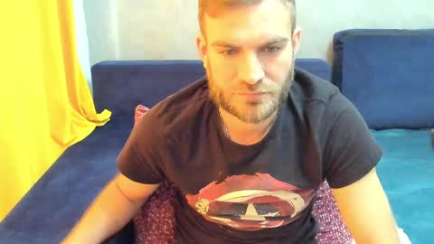 Snapshot of 10in_deluxe chatting on February 26, 6:47 am 10in_deluxe online show from February 26, 6:47 am