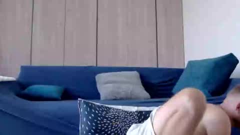 Snapshot of 10in_deluxe chatting on October 17, 7:11 am 10in_deluxe online show from October 17, 7:11 am