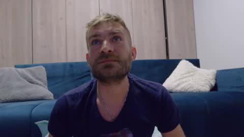 Snapshot of 10in_deluxe chatting on October 25, 5:19 pm 10in_deluxe online show from October 25, 5:19 pm