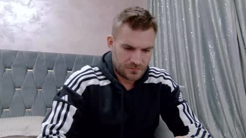 10in_deluxe online show from December 15, 7:12 am