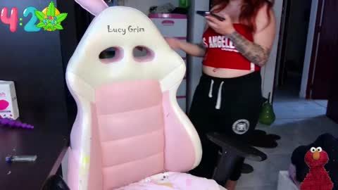 Snapshot of 111lucygrim111 chatting on January 7, 12:55 am 111lucygrim111 online show from January 7, 12:55 am