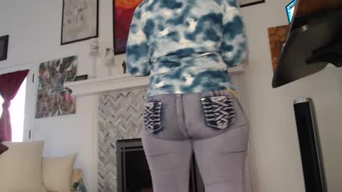 Aurora Willows online show from January 31, 3:22 pm