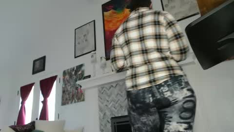 Aurora Willows online show from February 8, 3:31 pm