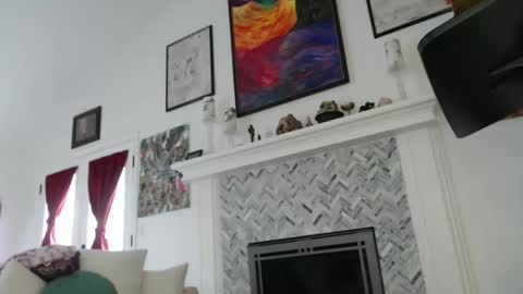 Aurora Willows online show from February 12, 8:40 pm