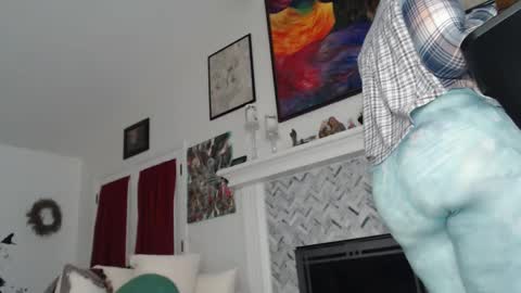 Aurora Willows online show from March 10, 11:21 am