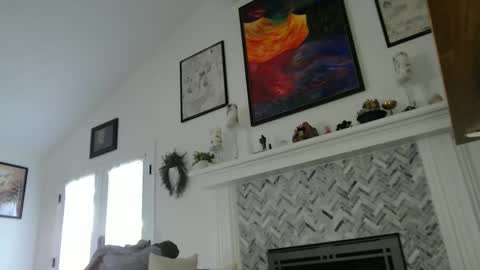 Aurora Willows online show from October 22, 3:01 pm