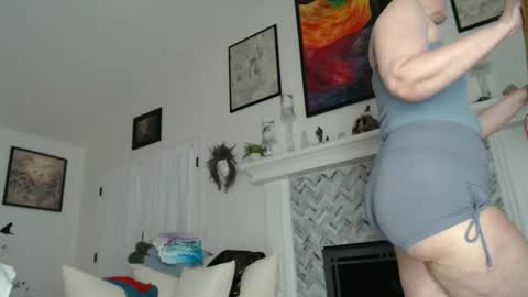 Aurora Willows online show from November 24, 12:38 pm